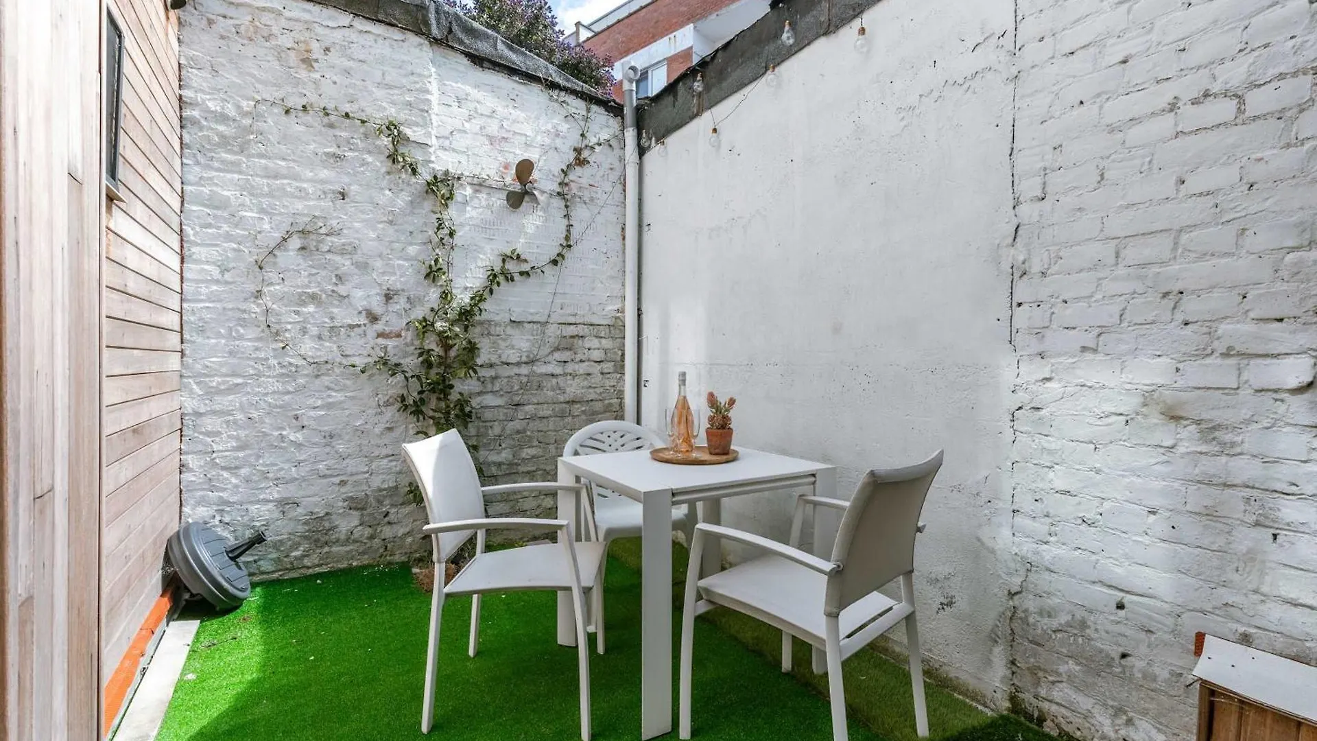 Huswell - Spacious Apartment With Terrace, Pets Are Welcome Ostend 0*,  Belgium